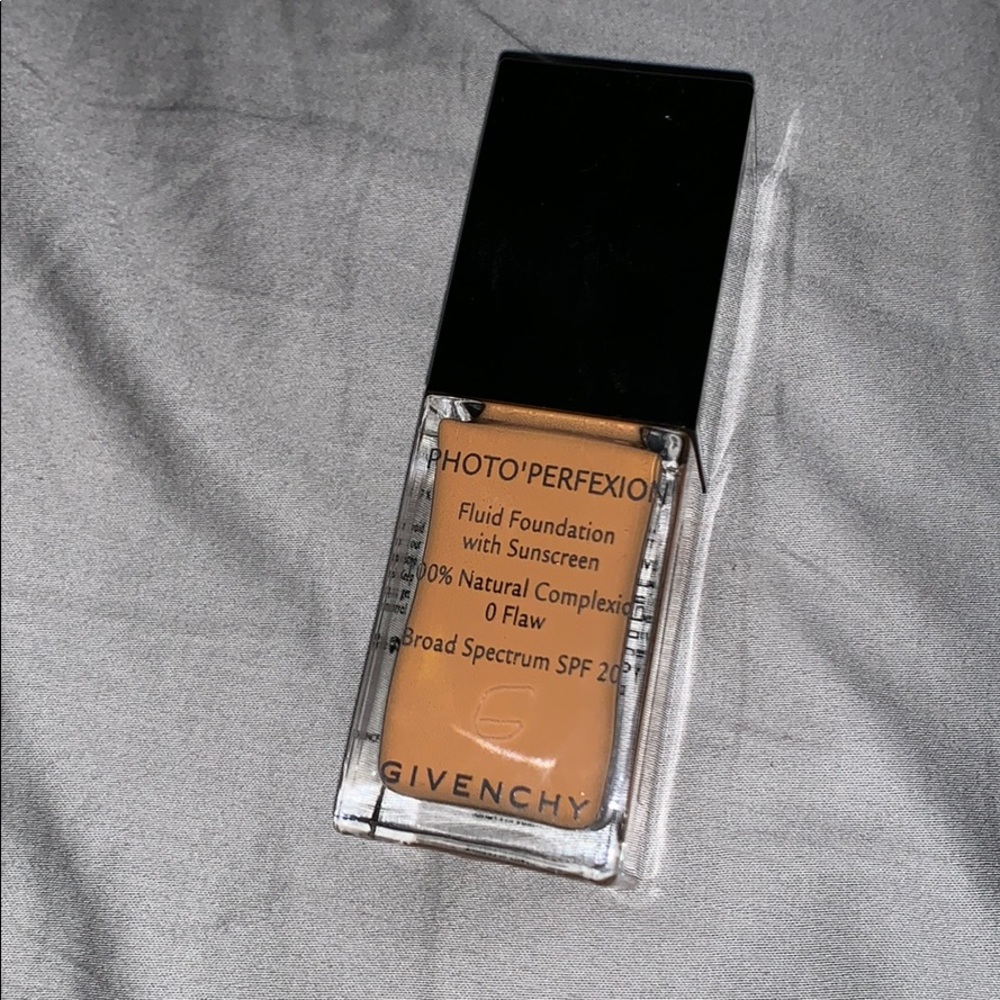 Givenchy Photo Perfexion liquid foundation
